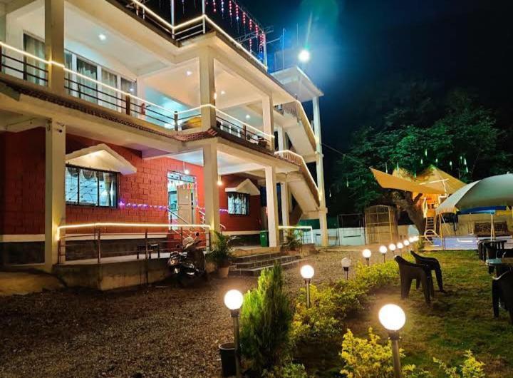 Sunshine Sea View Hotel Alībāg Exterior foto